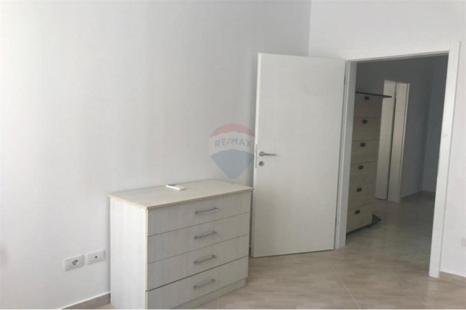 Apartament 1+1 per shitje ne Porcelan!