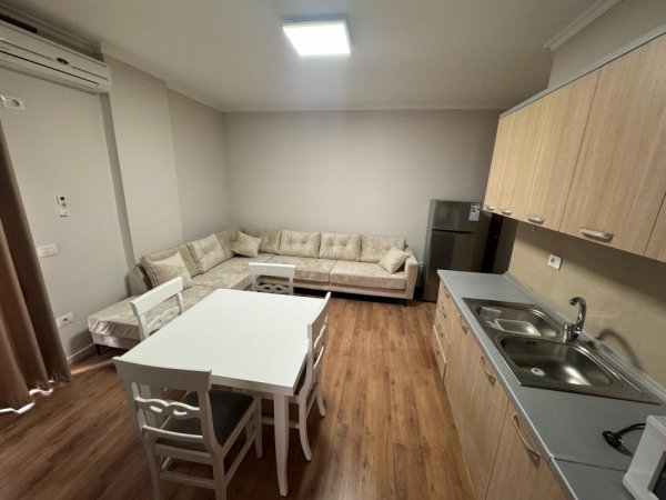 Shitet apartament 1+1 prane Kamelias Shkembi Kavajes.