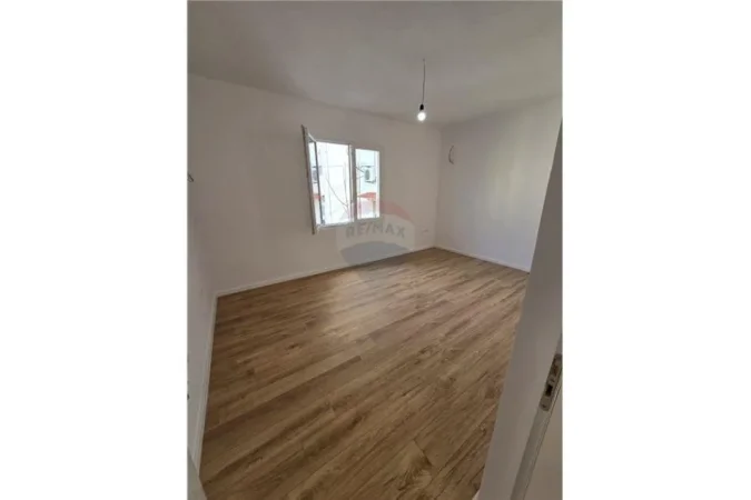 Shitet apartament 2+1 tek Oxhaku