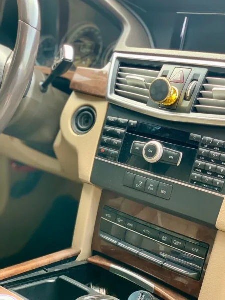 Mercedes-Benz E200 2012 BlueEfficiency