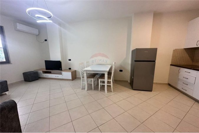 Apartament - Me Qira - Shkolla e Baletit - Tregu Elektrik, Shqipëri
Apartament 1+1 per qira, Tregu Elektrik