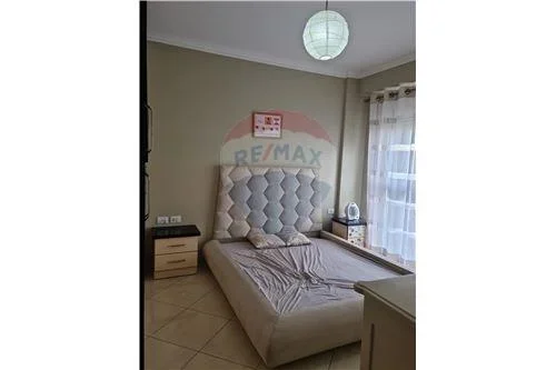 Apartament - Me Qira - Kompleksi Delijorgji, Shqipëri
Apartament 1+1 me qera prane Kompleksit Delijorgji
