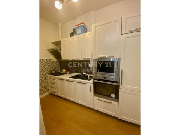 Shitet Apartament 2+1 prane Kompleksit Square 21!!