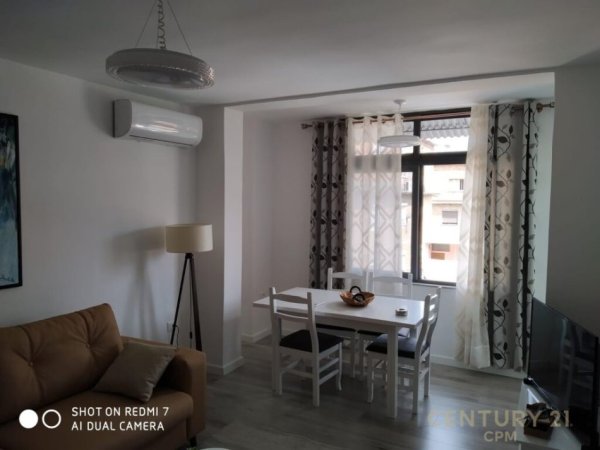 Apartament 1+1 Për Shitje në Tregu Elektrik