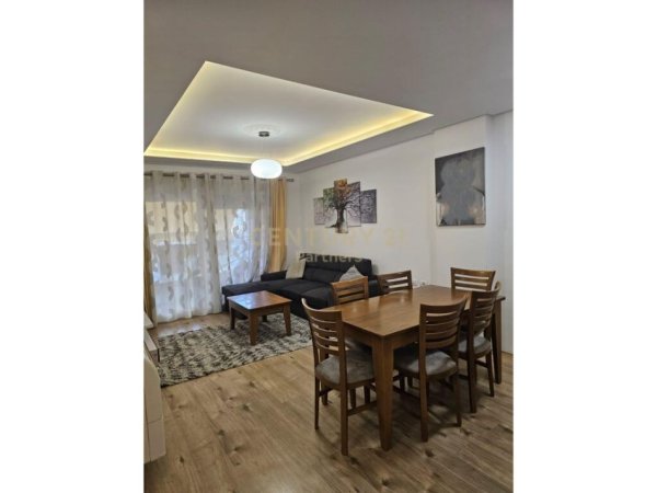 JAPIM ME QIRA APARTAMENT 2+1+2 TE 21 DHJETORI!