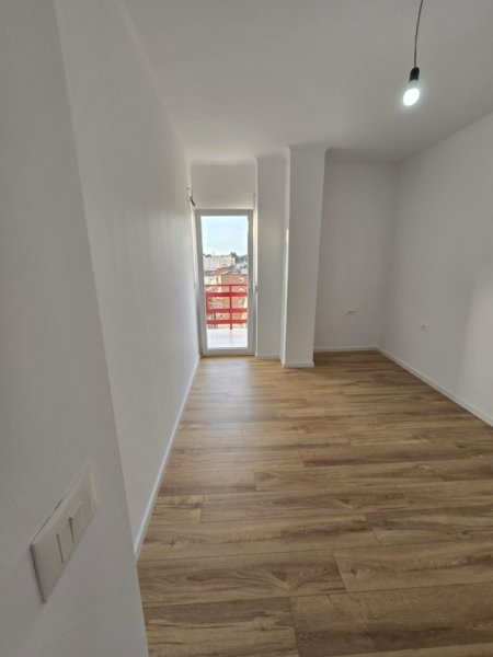 Apartament 2+1 Per Shitje Ne Xhamllik