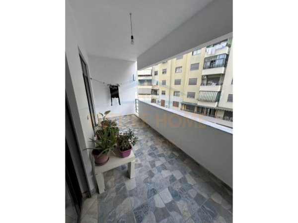 Shitet, Apartament 2+1+2, Unaza e Re, Tiranë UNA38920