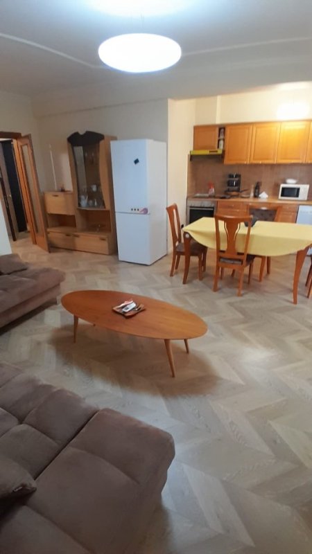 Tirane, Apartament me#Qira (Bulevardi Zhan Dark)