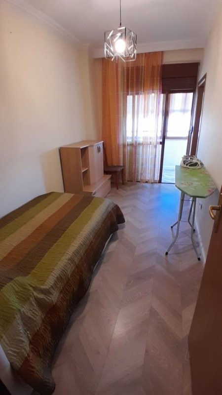 Tirane, Apartament me#Qira (Bulevardi Zhan Dark)