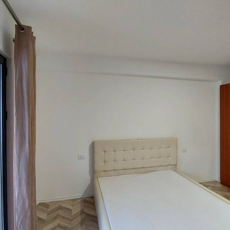 Jepet me qera apartament 2+1 Rr: 5 Maji