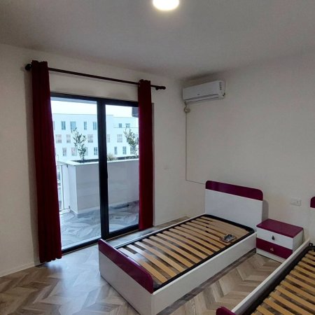 Jepet me qera apartament 2+1 Rr: 5 Maji