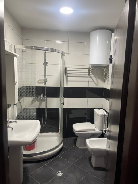 Qera,apartament 2+1 me qera tek Liqeni i Thate