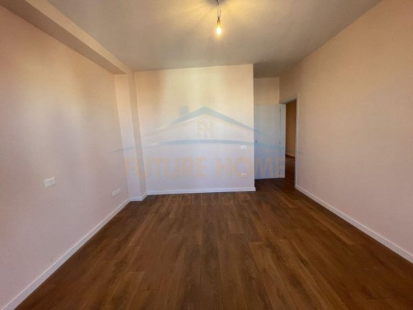 Shitet, Apartament 2+1+2, Tregu i Vogel, Durres