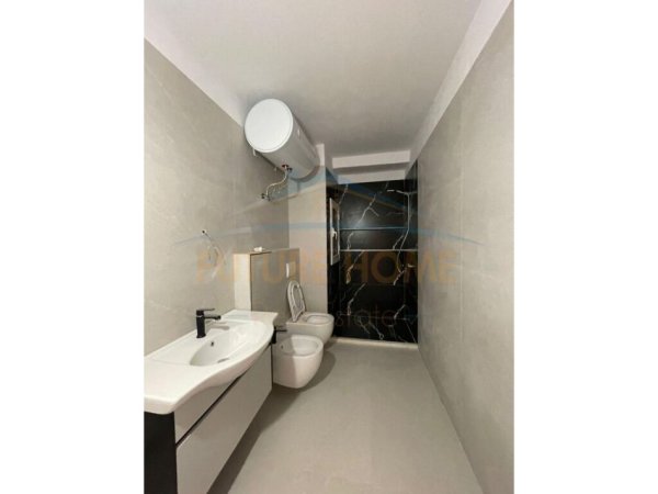 Shitet, Apartament 2+1+2, Tregu i Vogel, Durres