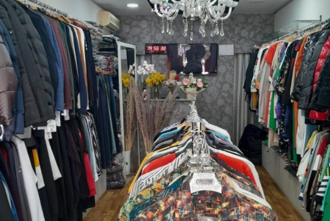 Shitet Biznes Butik Rrobash Tek 21 Dhjetori (ID BSHB102) Tirane