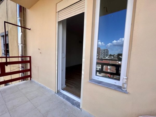 Shitet Apartament 2+1, “Xhamlliku”, Tiranë.