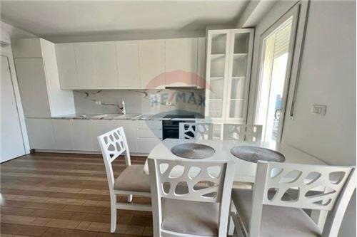 Apartament - Me Qira - Ali Demi, ShqipëriApartament 2+1 per qira tek Kompleksi Mangalem!