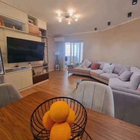 Apartament ne shitje!