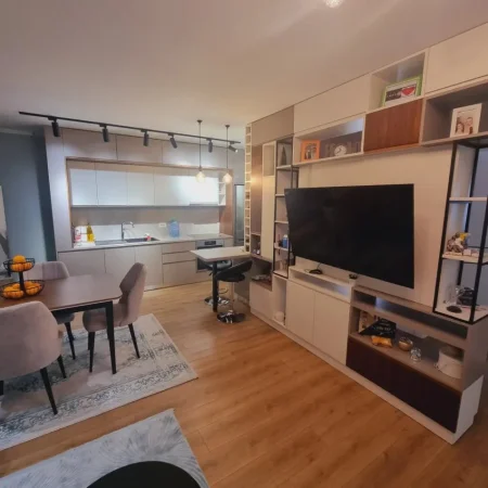 Apartament ne shitje!