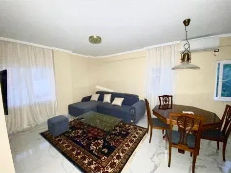 Apartament 1+1 me qira Rr. Hamdi Sina, Liqeni i Thate