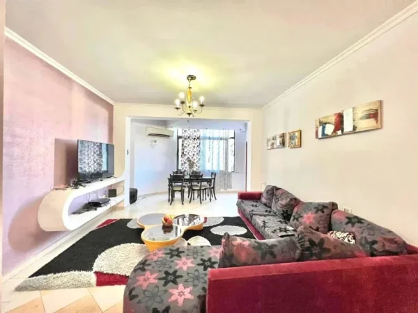 Apartament ne shitje!