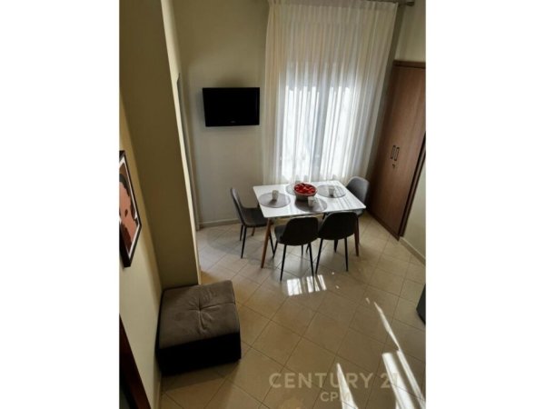 Ky apartament 1+1 është për qira në Shallvaret