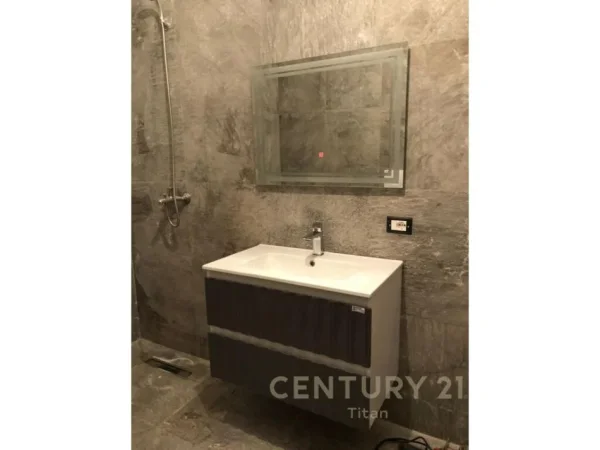 Apartament 1+1 me qera në një pallat të ri te Selvia.