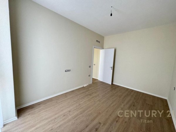 Apartament 1+1 me qera në një pallat të ri te Selvia.