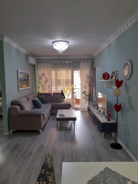 SHITET APARTAMENT 2+1+BLK TE MBIKALIMI I KOMUNES SE PARISIT 215.000 EURO