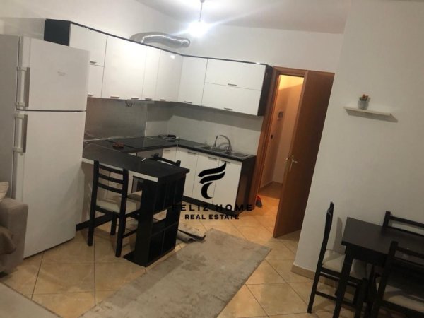 APARTAMENT ME QERA,QENDER,500 EURO.