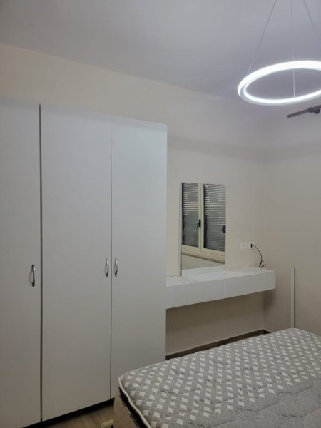 21 Dhjetori, Apartament 2+1 me Qira