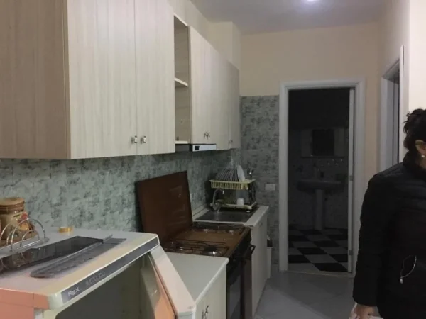 Jepet Shtepi  per shitje,    ne Pallat i Ri 1+1   ID   11853