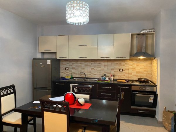 Jepet me qira Apartament 1+1 Kompleksi Cabej