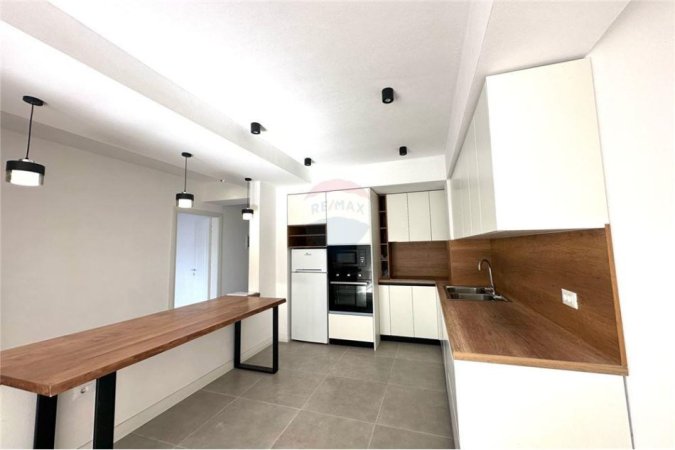 Jepet apartament me qera 2+1 ne rrugen e Kavajes afer Kishes Katolike