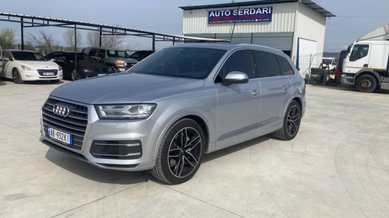 Shitet Audi q7 cmimi 28.000 euro