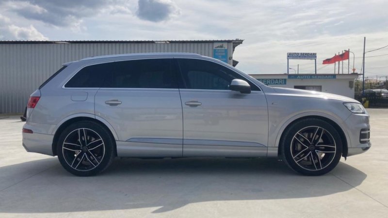 Shitet Audi q7 cmimi 28.000 euro