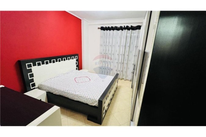 Apartament - Me Qira - Ali Demi, Shqipëri
Apartament 1+1 me qira te ish tregu elektrik