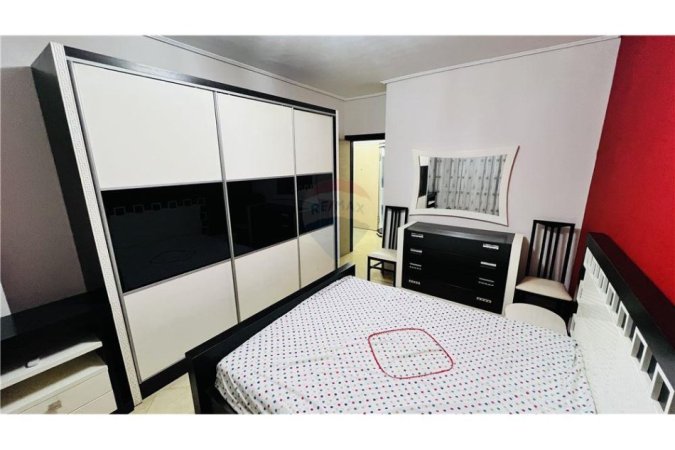 Apartament - Me Qira - Ali Demi, Shqipëri
Apartament 1+1 me qira te ish tregu elektrik