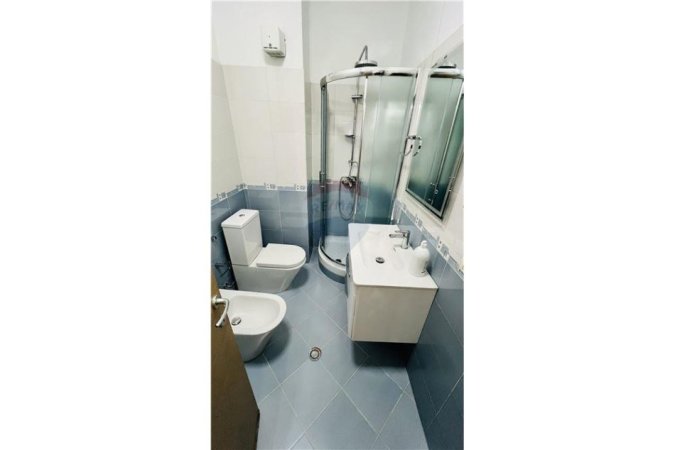 Apartament - Me Qira - Ali Demi, Shqipëri
Apartament 1+1 me qira te ish tregu elektrik