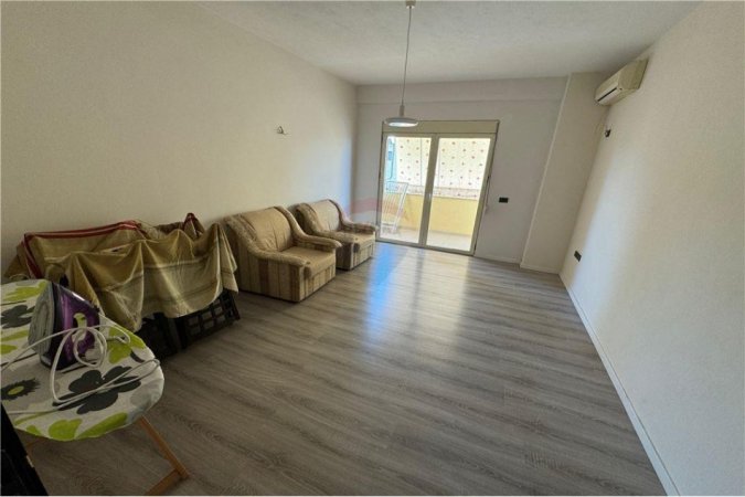 Apartament - Në Shitje - Don Bosko, Shqipëri
Shitet apartament 2+1 , ne Don Bosko!