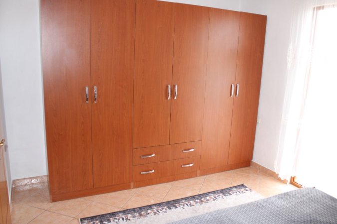 Apartament me ndarje Qeraje