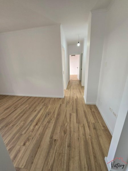 APARTAMENT 2+1  PER SHITJE NE XHAMLLIK