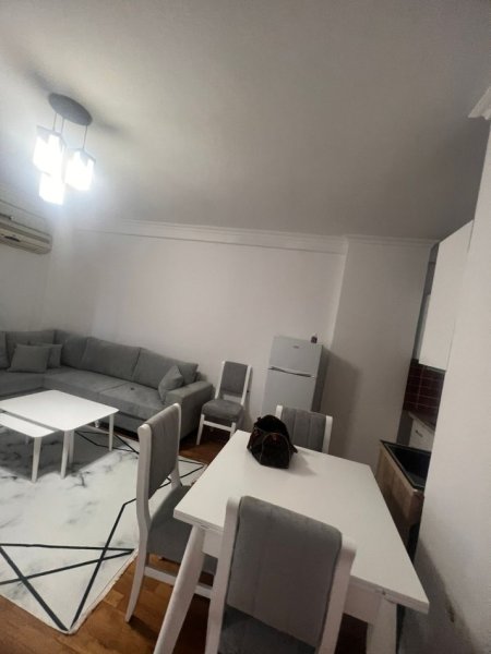 Apartament me Qera 2+1