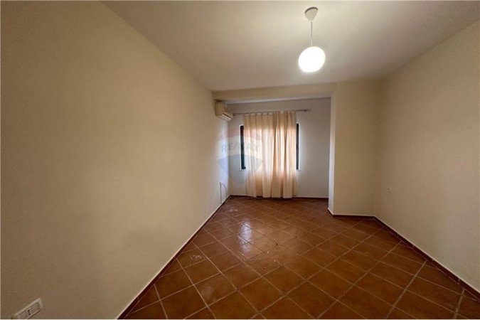 Apartament 2+1 me qira per 45'000ALL/muaj!