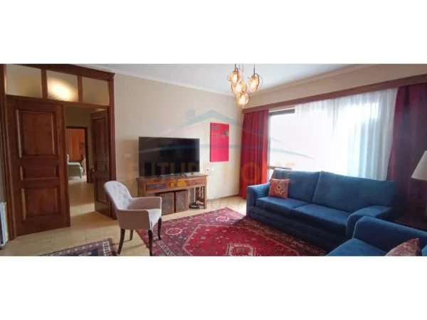 Qera, Apartament 2+1+2, Blloku,800 Euro