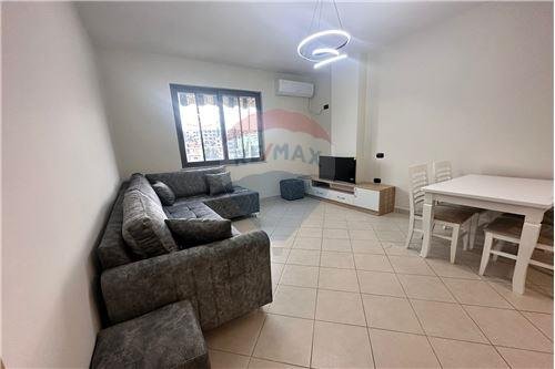 Apartament - Me Qira - Shkolla e Baletit - Tregu Elektrik, Shqipëri
Apartament 1+1 per qira, Tregu Elektrik