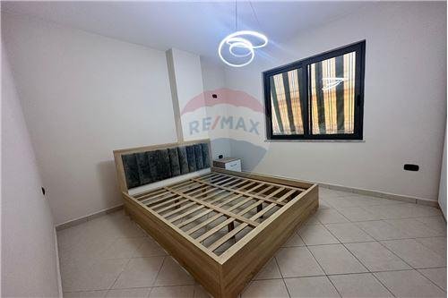 Apartament - Me Qira - Shkolla e Baletit - Tregu Elektrik, Shqipëri
Apartament 1+1 per qira, Tregu Elektrik