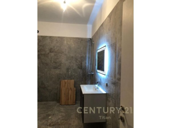 Apartament 1+1 me qera në një pallat të ri te Selvia.