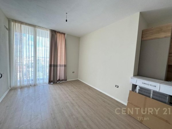 Apartament 1+1 me qera në një pallat të ri te Selvia.