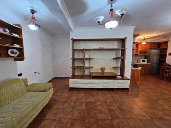 Shitet, Apartament 2+1 Myslym Shyri, Tiranë.